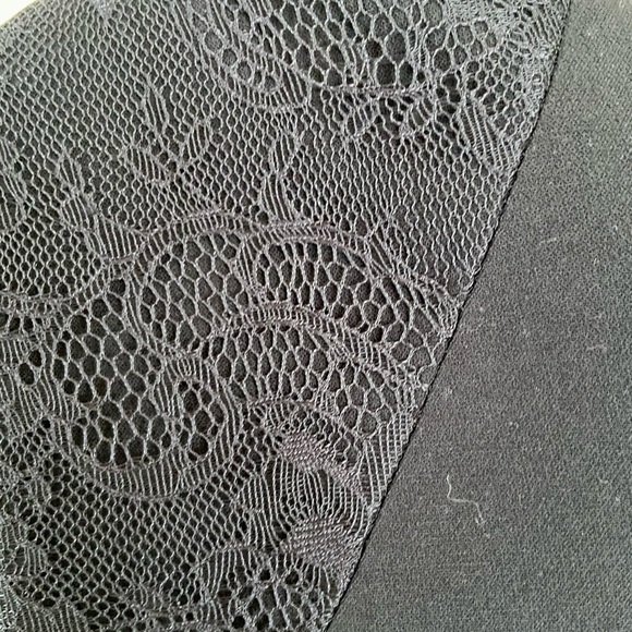 🌵4/$20 🇨🇦 Black Fitted Dress with Lace Detail - Picture 5 of 6